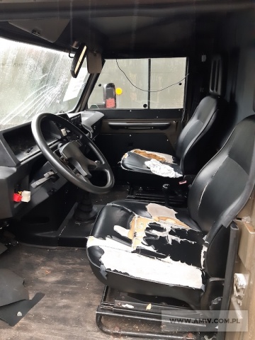 Samochód sanitarny 4-noszowy DAEWOO-HONKER (brak kluczyków, na wyposażeniu wciągarka oraz nosze) 